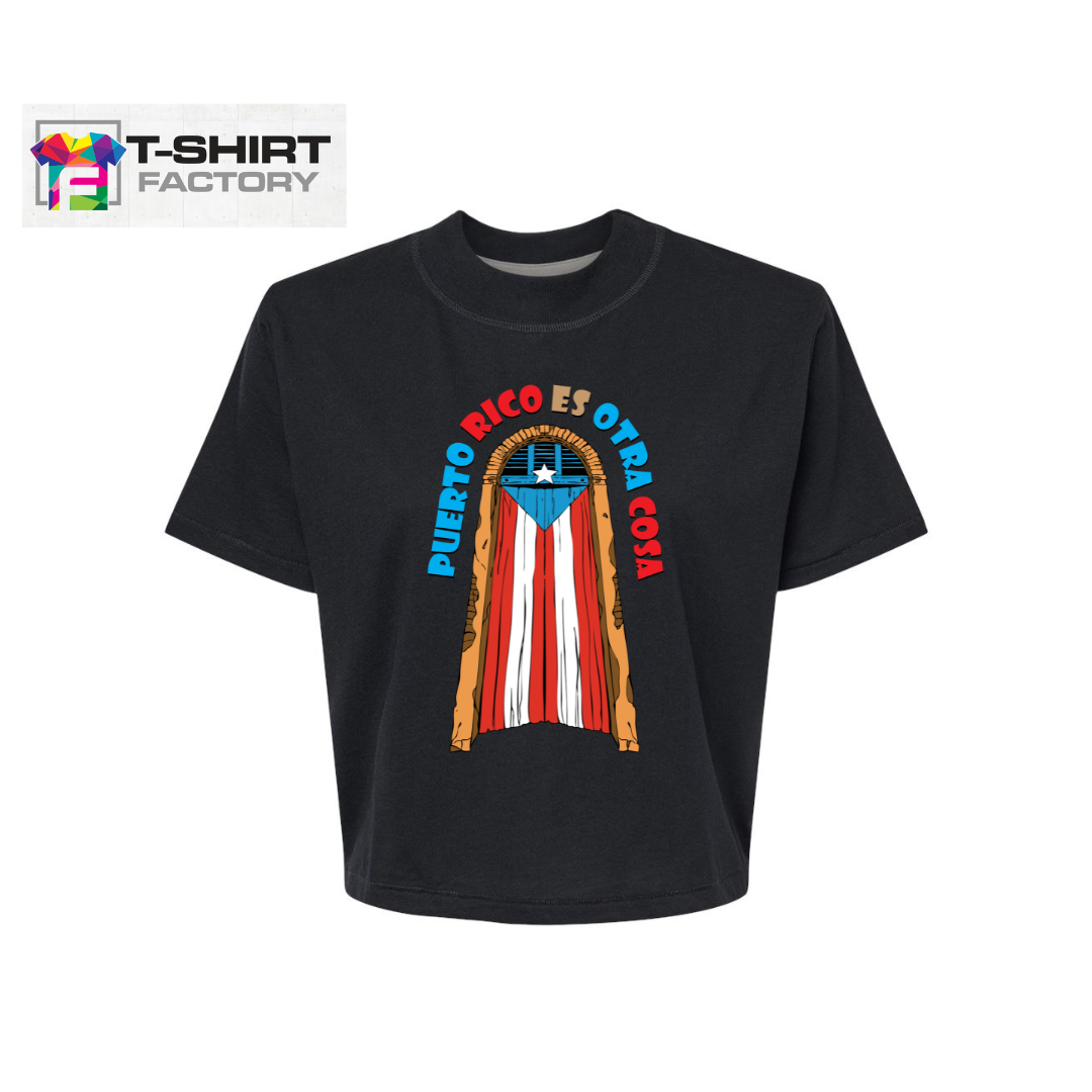 PUERTO RICO ES OTRA COSA PUERTA BANDERA (Boxy Tee Crop Top)